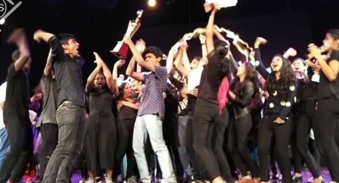 Overall-Championship-trophy-at-Fringes-2018